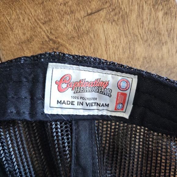 Notre Dame trucker hat - Picture 6 of 8